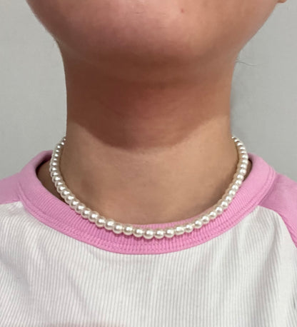 Basic Pearl Necklace