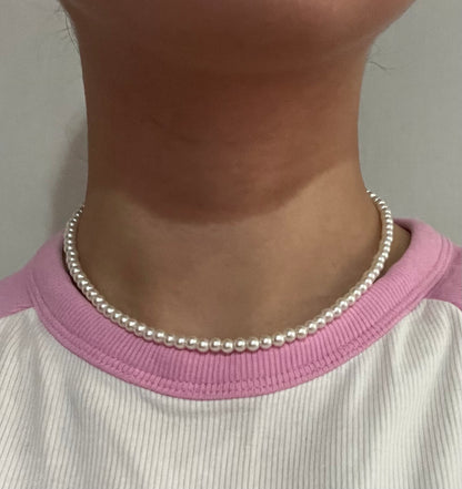 Basic Pearl Necklace