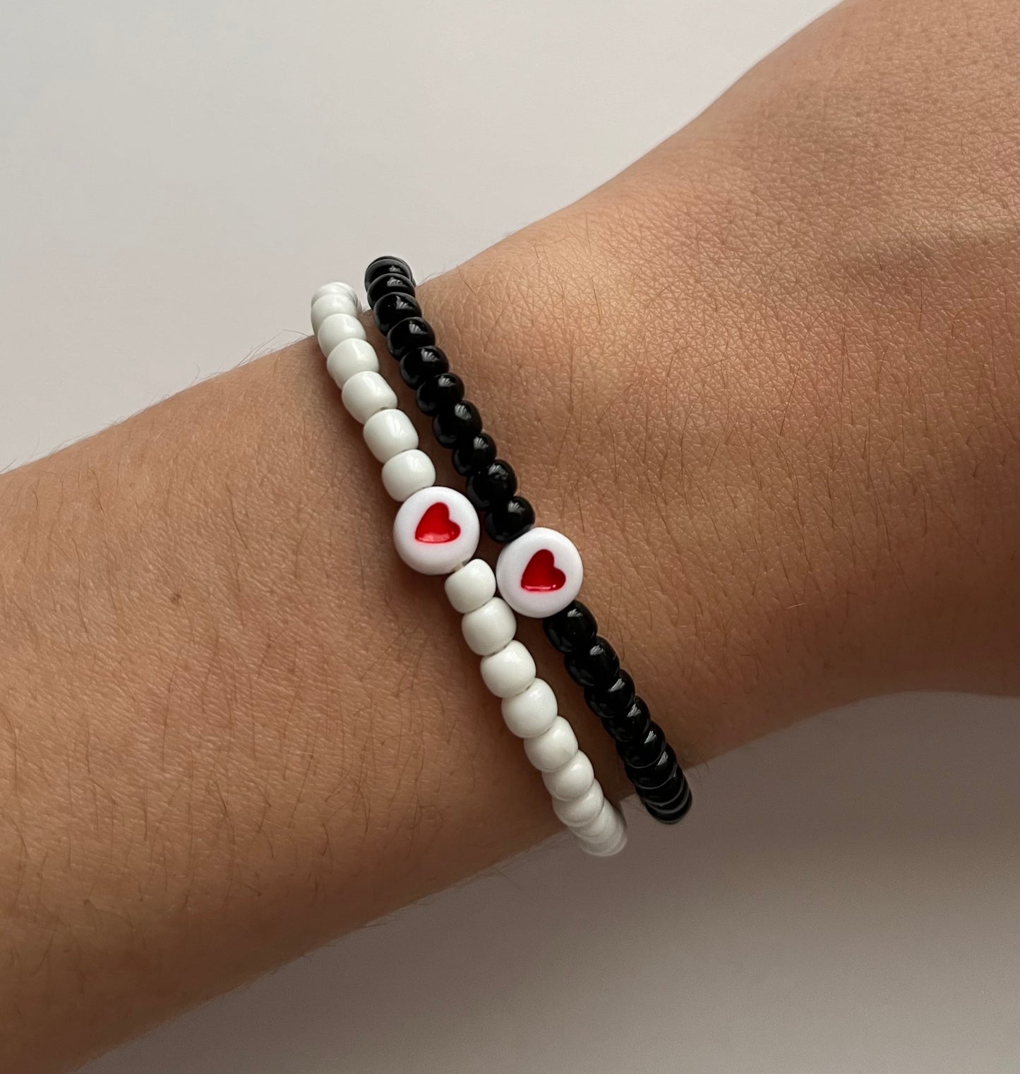 Pulseras de pareja (corazón rojo)